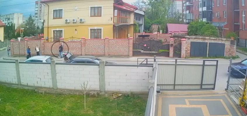 Кривавий конфлікт у Львові: мешканець Львівщини вдарив ножем перехожого (ВІДЕО)