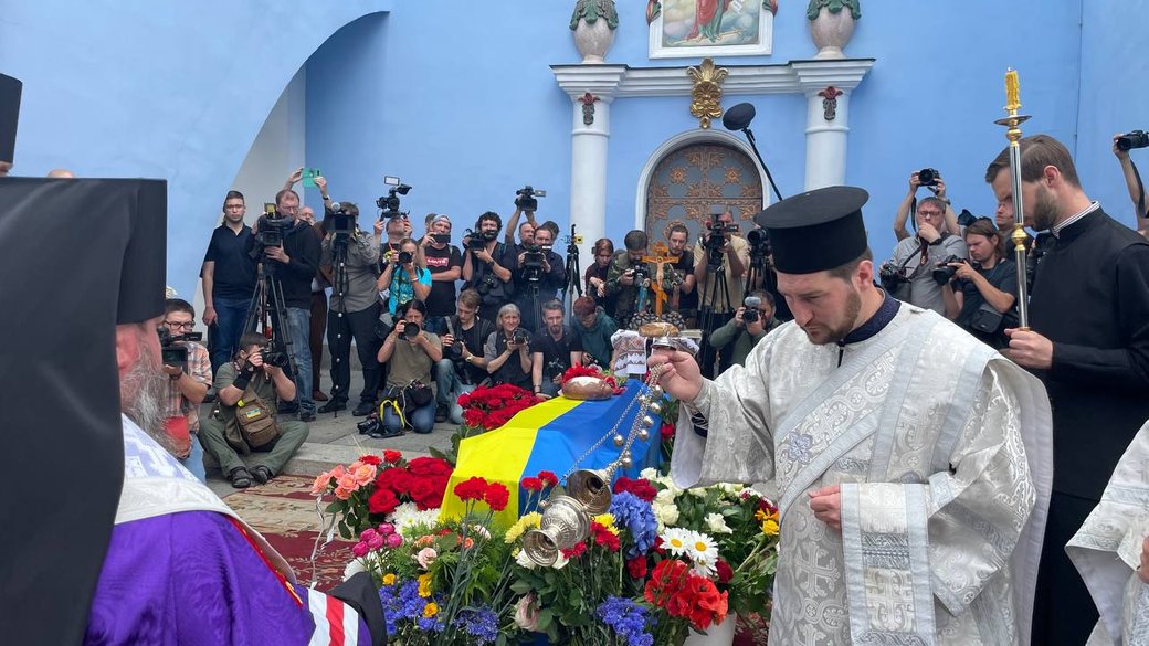 У Києві попрощалися з активістом Ратушним, який загинув під час виконання бойового завдання