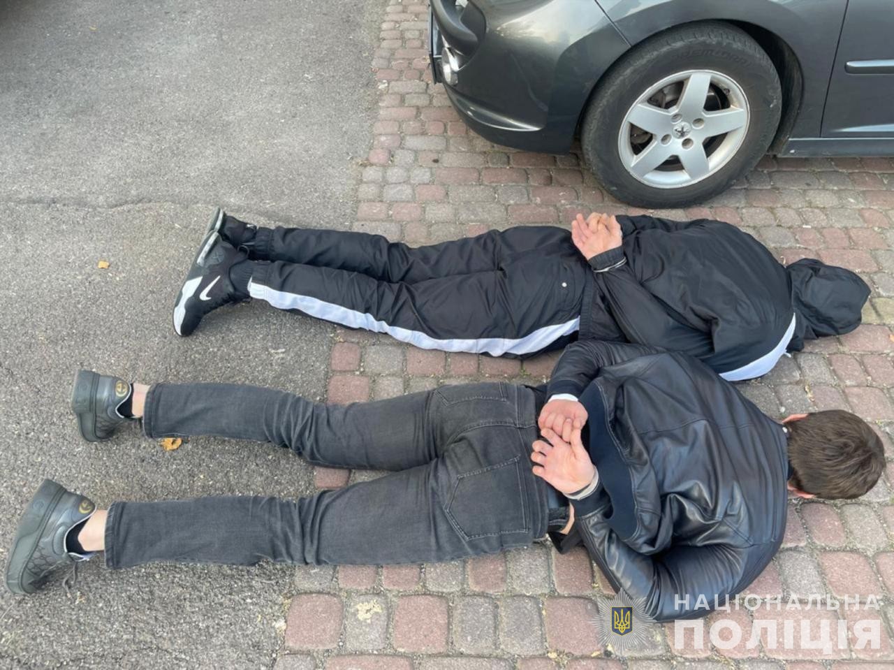 Бандитське угрупування вимагало з людей вигадані борги