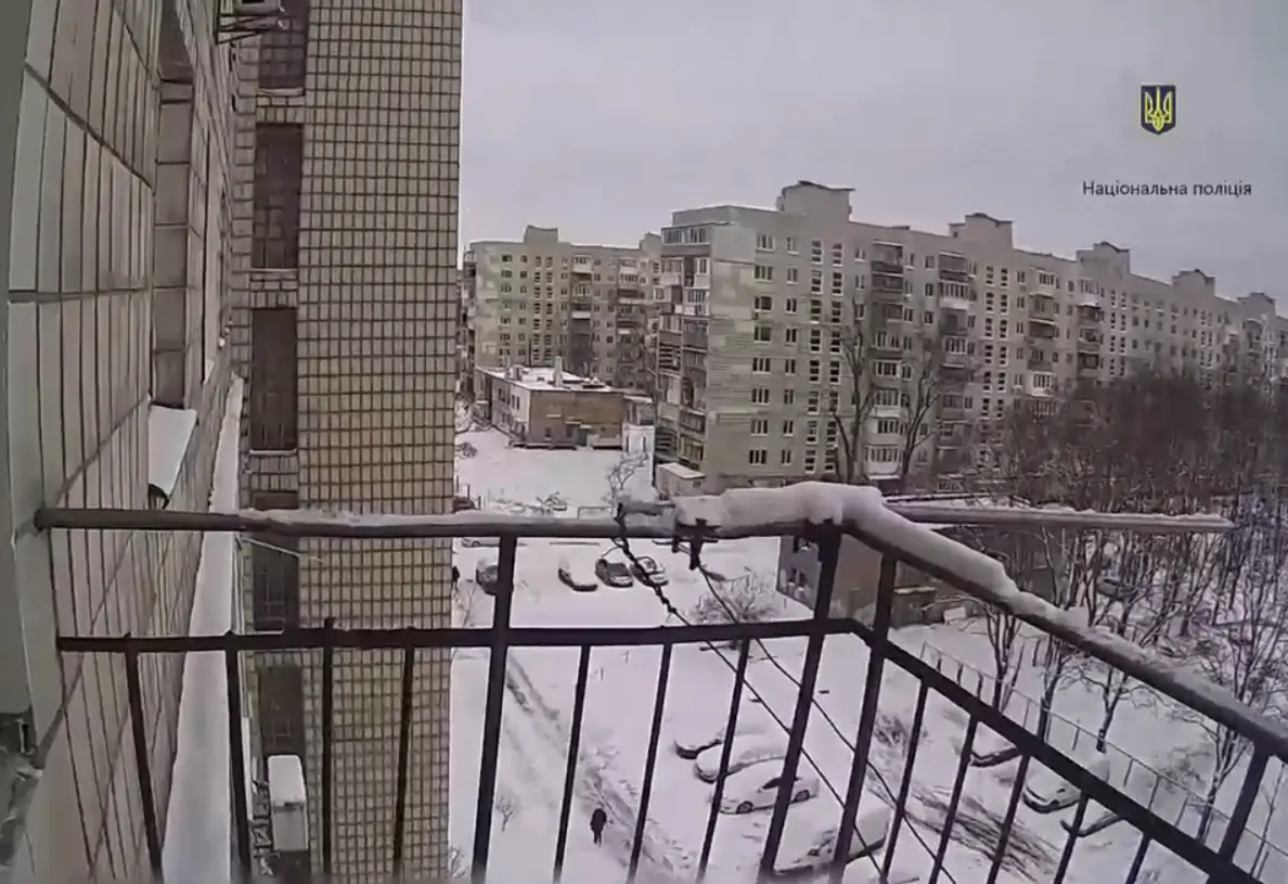 Хотів вкоротити віку через дівчину: У Києві врятували 22-річного хлопця від самогубства