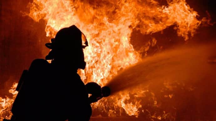 У Львові на вулиці загорівся автомобіль: деталі (фото)