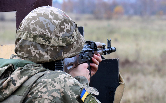 На Донбасі спозаранку вже «заговорили» ворожі міномети