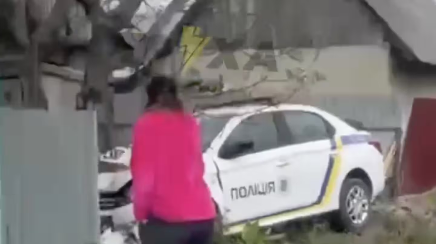 На Львівщині авто поліції потрапило в аварію під час погоні: є перше фото