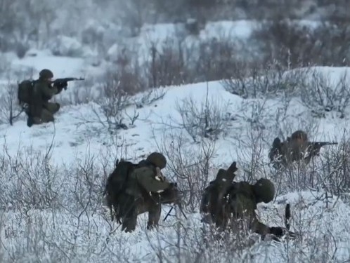 Ціною тисяч жертв. Російські військові просунулися під Авдіївкою, — британська розвідка