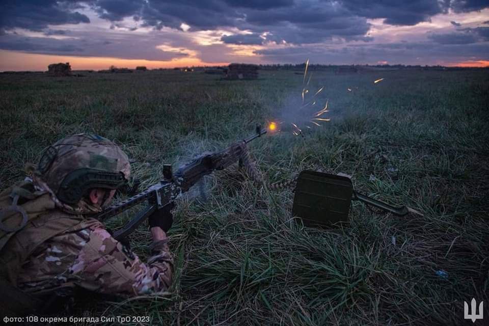 ЗСУ уразили 16 районів скупчення і 3 склади боєприпасів ворога. Генштаб