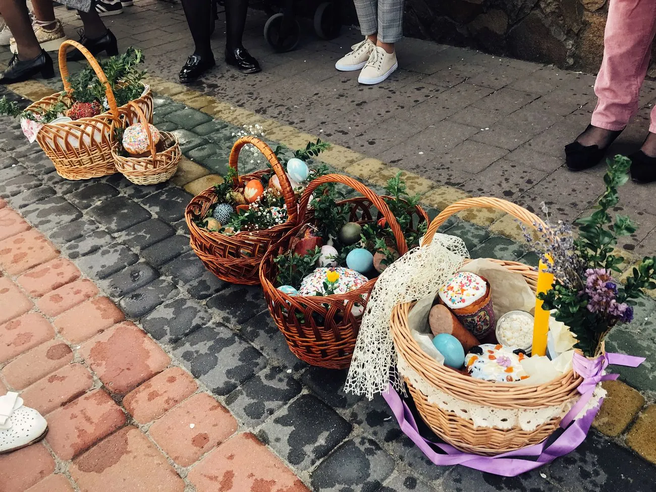 Не відвідувати масові заходи на Великдень закликає СБУ