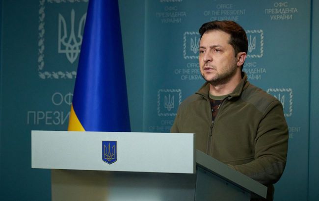 «Будемо боротися, як тільки можемо». Нічне звернення Зеленського з нотками оптимізму