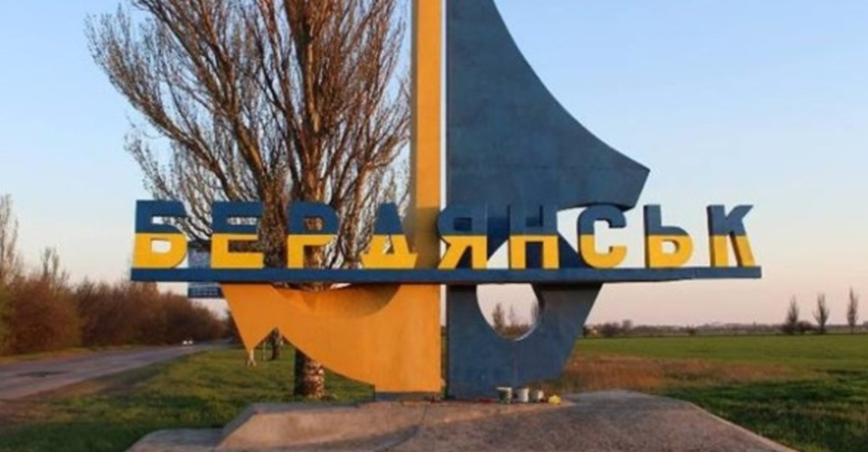 В Бердянську поранених росіян завезли в «гінекологію», пацієнток виставили геть