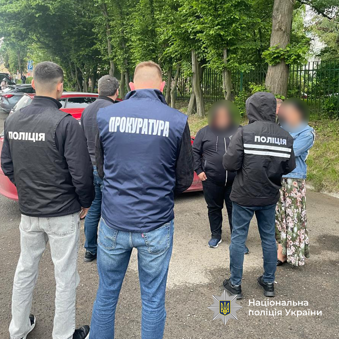 У Львові затримали наркоторговців, які хотіли підкупити поліцію (фото)