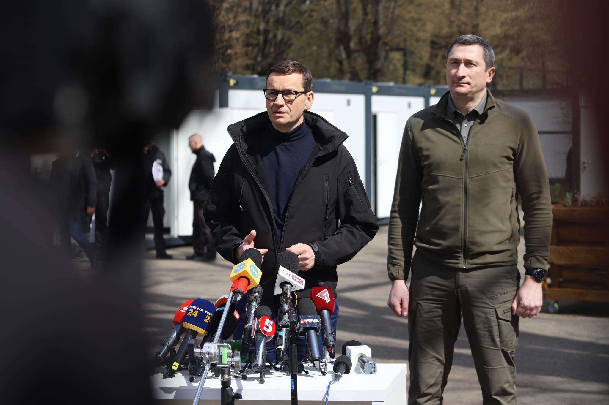 Прем'єр-міністр Польщі у Львові відкрив перше модульне містечко для переселенців