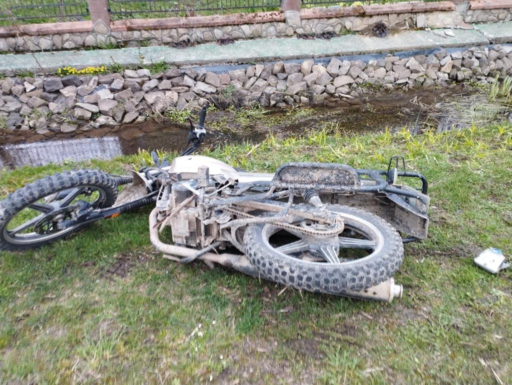 На Львівщині п'яний мотоцикліст збив 13-річну велосипедистку