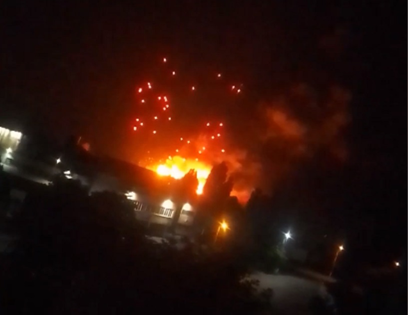 HIMARS працює: з'явилося нове відео “феєрверку” на ворожих складах