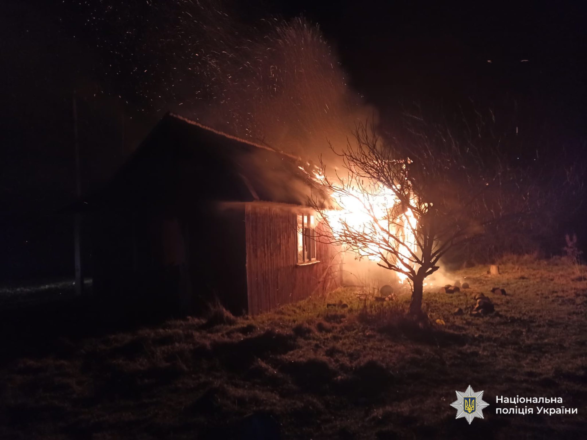 Вбив господаря та підпалив будинок на Прикарпатті: чоловіка, який намагався приховати злочин, розшукали (фото)