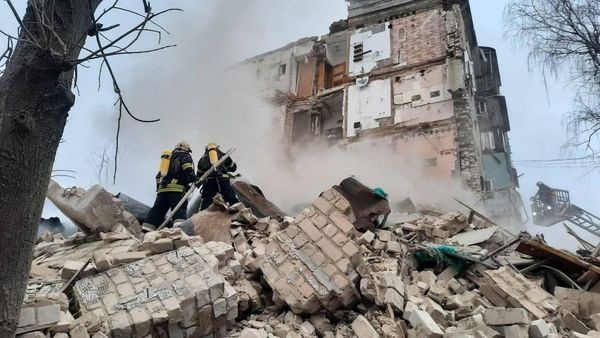 Наслідки ракетної атаки по Україні: є загиблі, десятки постраждалих. Під завалами сім'я. Оновлено 14:00