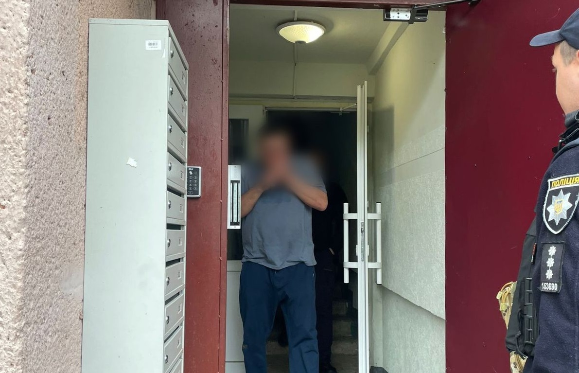 Збив жінку і пішов спати: в Ужгороді затримали п’яного водія-втікача (фото)