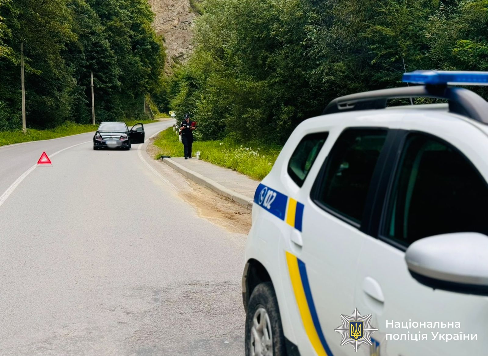 На Івано-Франківщині водійка Mercedes збила 11-річну дівчину (фото)