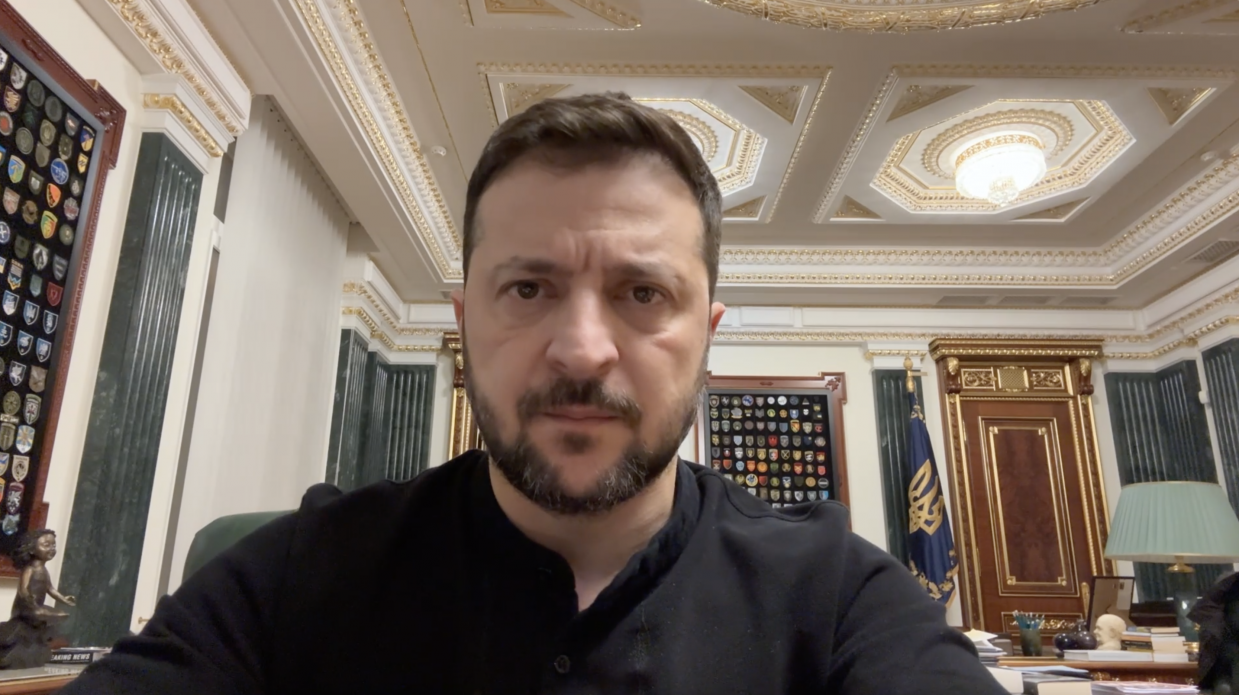 Зеленський провів засідання Ставки: йшлося про виробництво зброї (відео)
