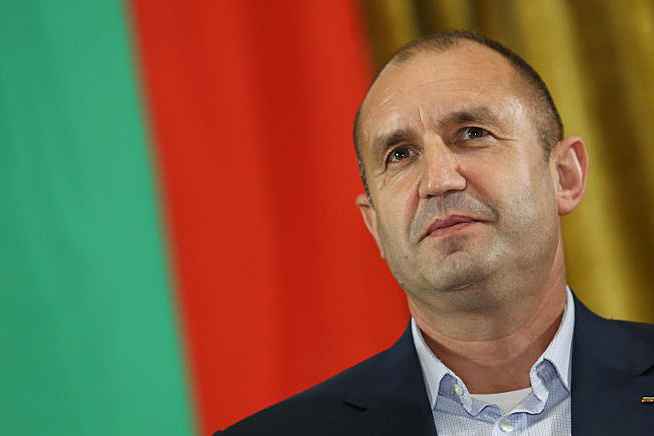Президент Болгарії планує розпустити владу
