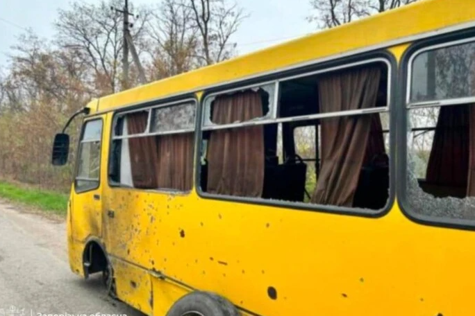 На Запоріжжі війська РФ атакували автобус з безпілотника