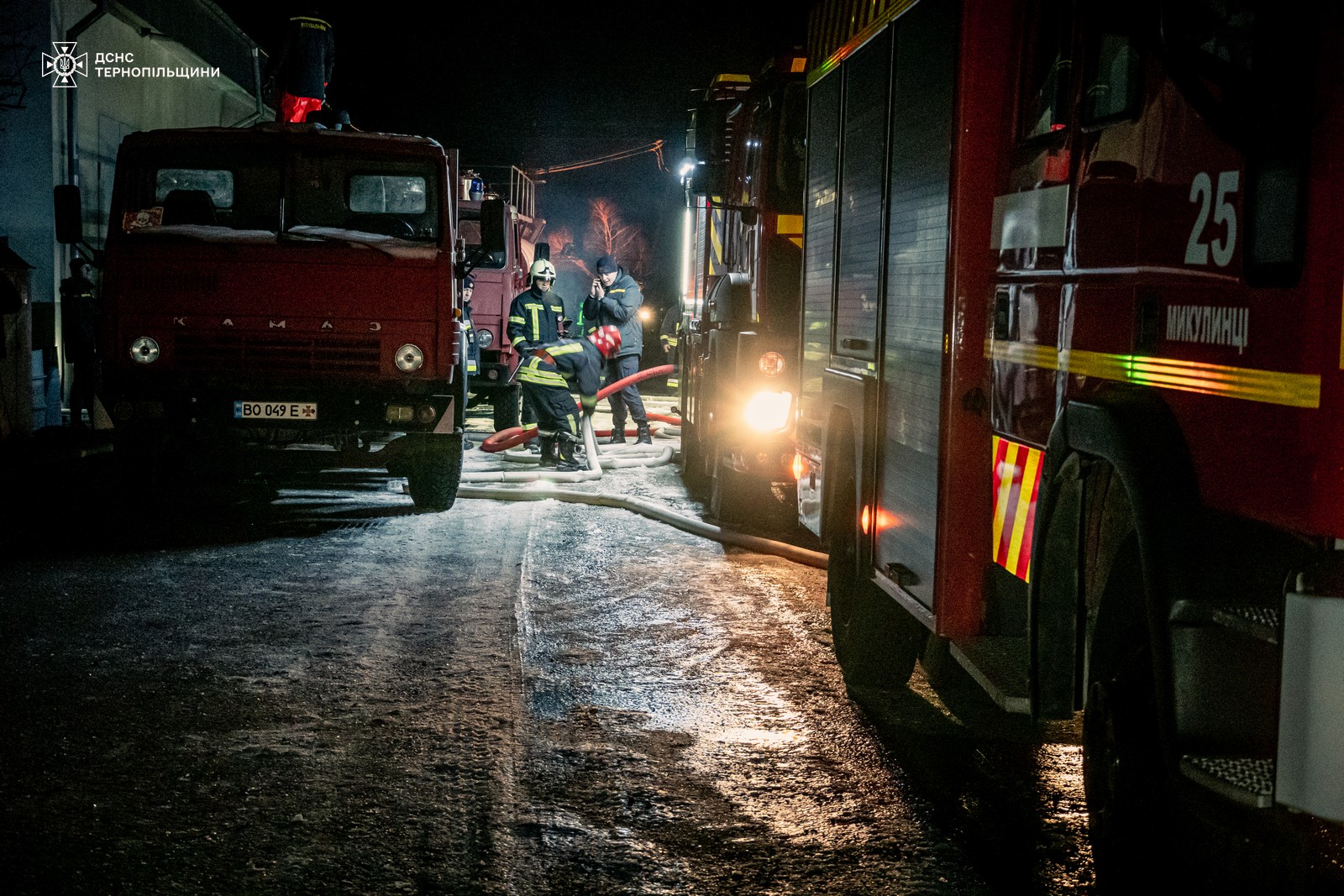 З'явилися перші фото наслідків нічної ворожої атаки на Тернопільщину