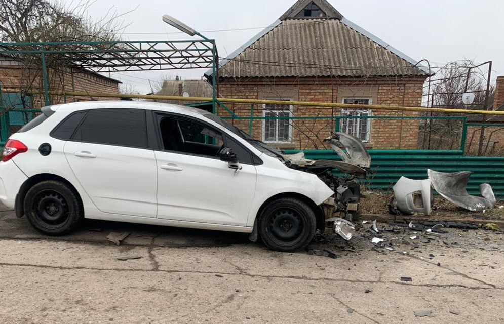 Росіяни атакували дроном-камікадзе Дніпропетровщину. Є руйнування і поранені