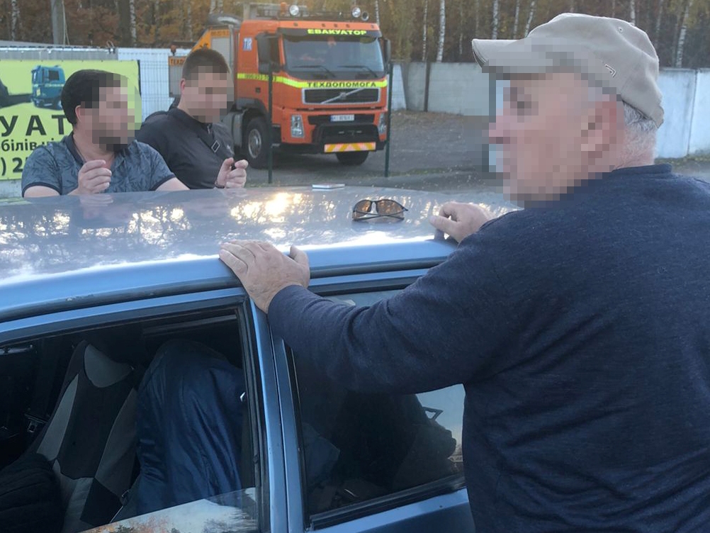 У Борисполі затримали чоловіків, які вкрали з авто на Львівщині 100 тисяч гривень