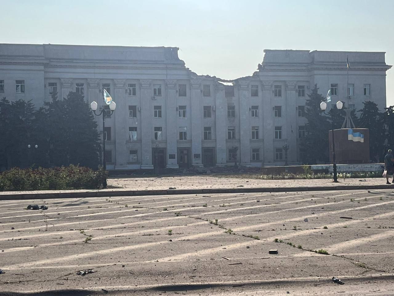 Росіяни скинули авіабомбу на Херсонську ОВА (фото)