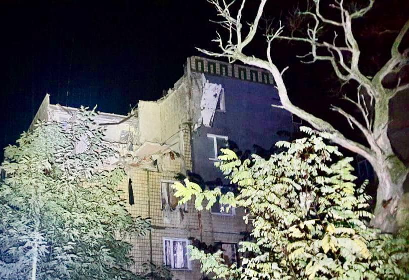 Росіяни вдарили по Нікополю з "Градів". Є поранені та руйнування