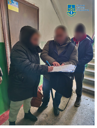 У Сумах викрили «рабовласницю»: змушувала людей жебракувати та забирала пенсії
