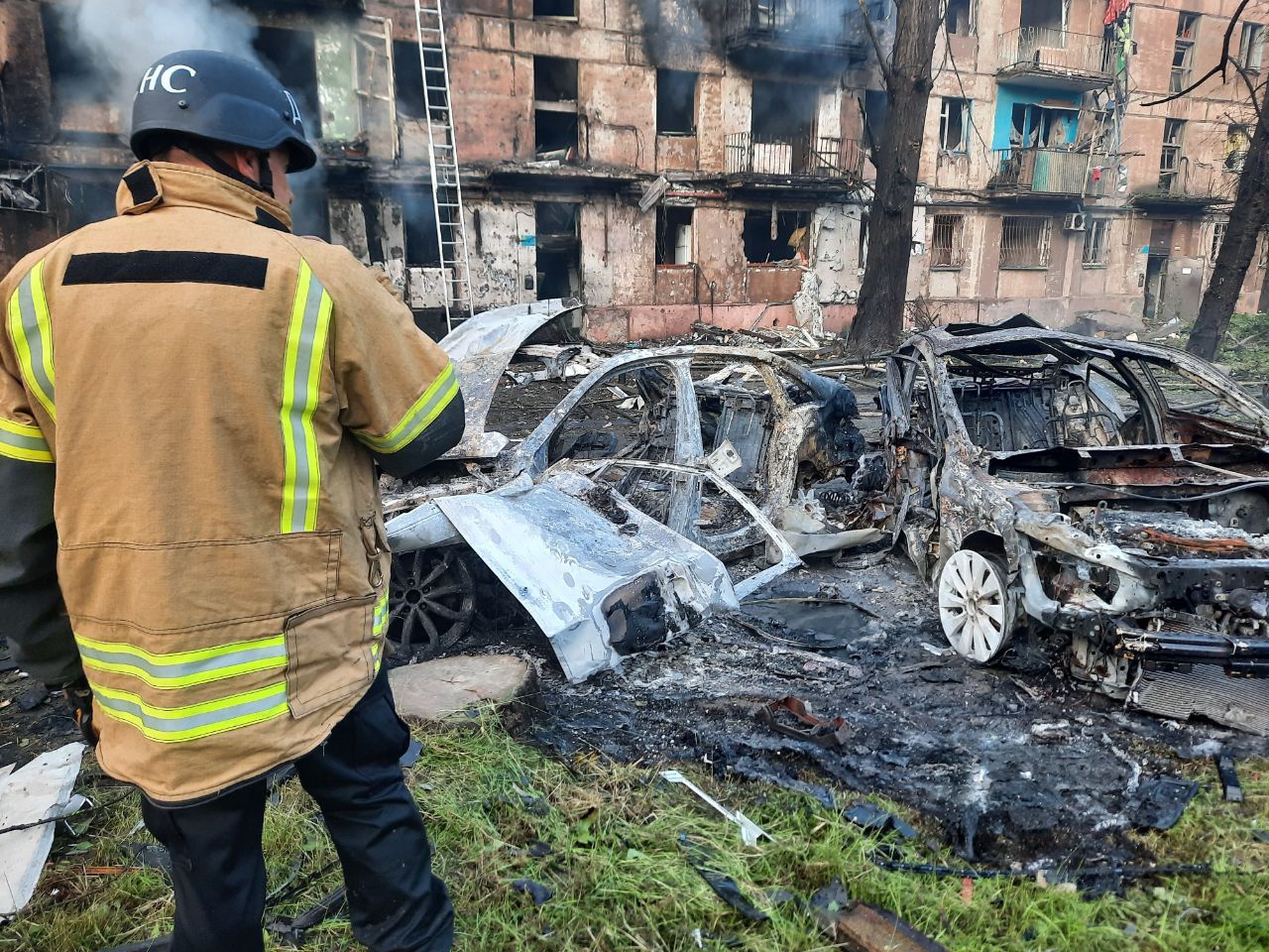 У Кривому Розі оголосили жалобу: 11 людей загинули, десятки - поранених. Оновлено (від 13:23)
