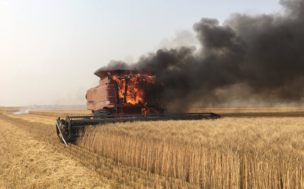 Росіяни атакували комбайн на Сумщині. Є загиблий і поранений