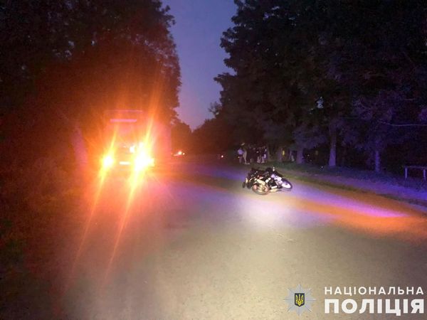 На Львівщині мотоцикліст збив 15-річну дівчину