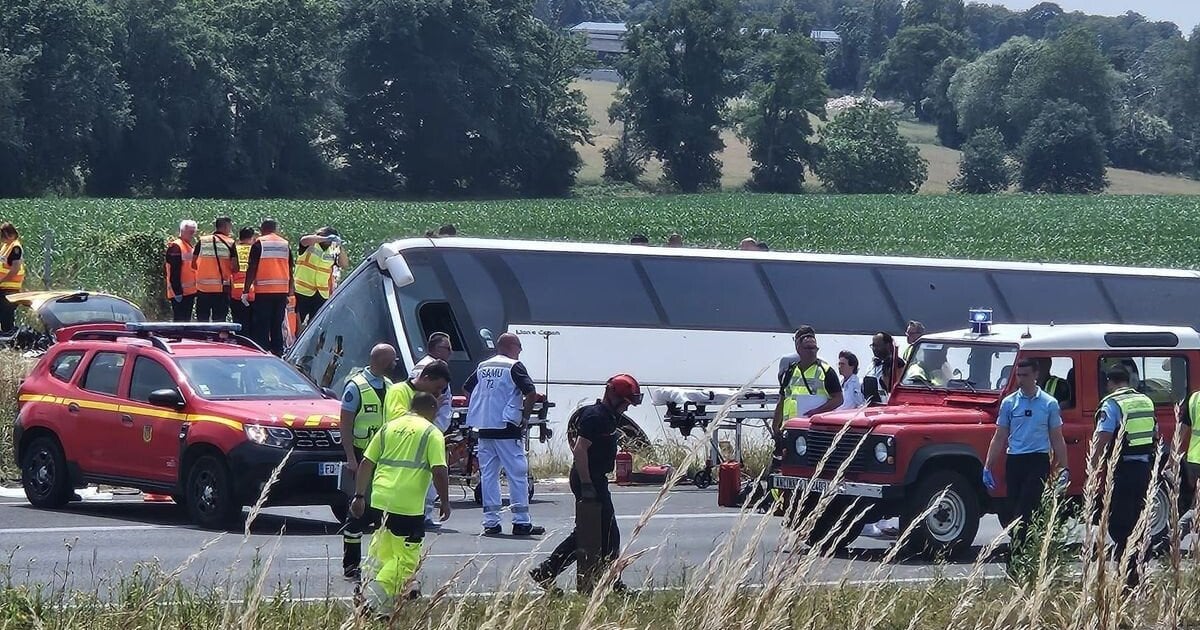 У Франції сталася ДТП за участі автобуса: загинули троє українців