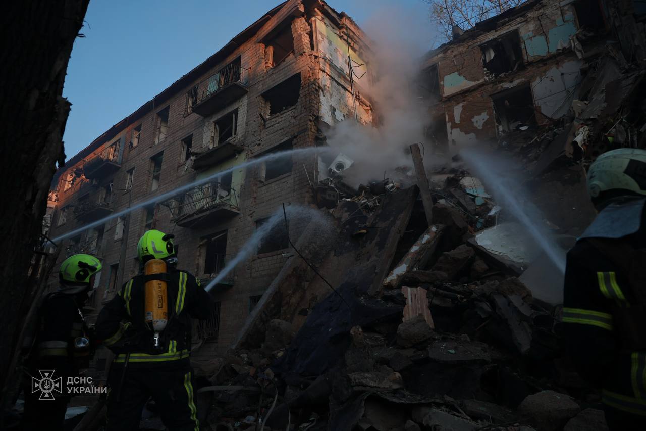 Росіяни атакували Київ та область: 5 загиблих, десятки постраждалих (ФОТО, ВІДЕО)