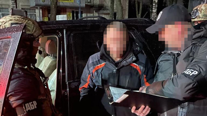 ДБР взяло "ділків", що продавали війську яйця по 17 грн та "віртуальні продукти"