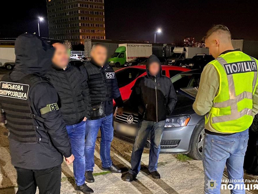 Нацполіція викрила двох львів’ян, які переправляли через кордон ухилянтів