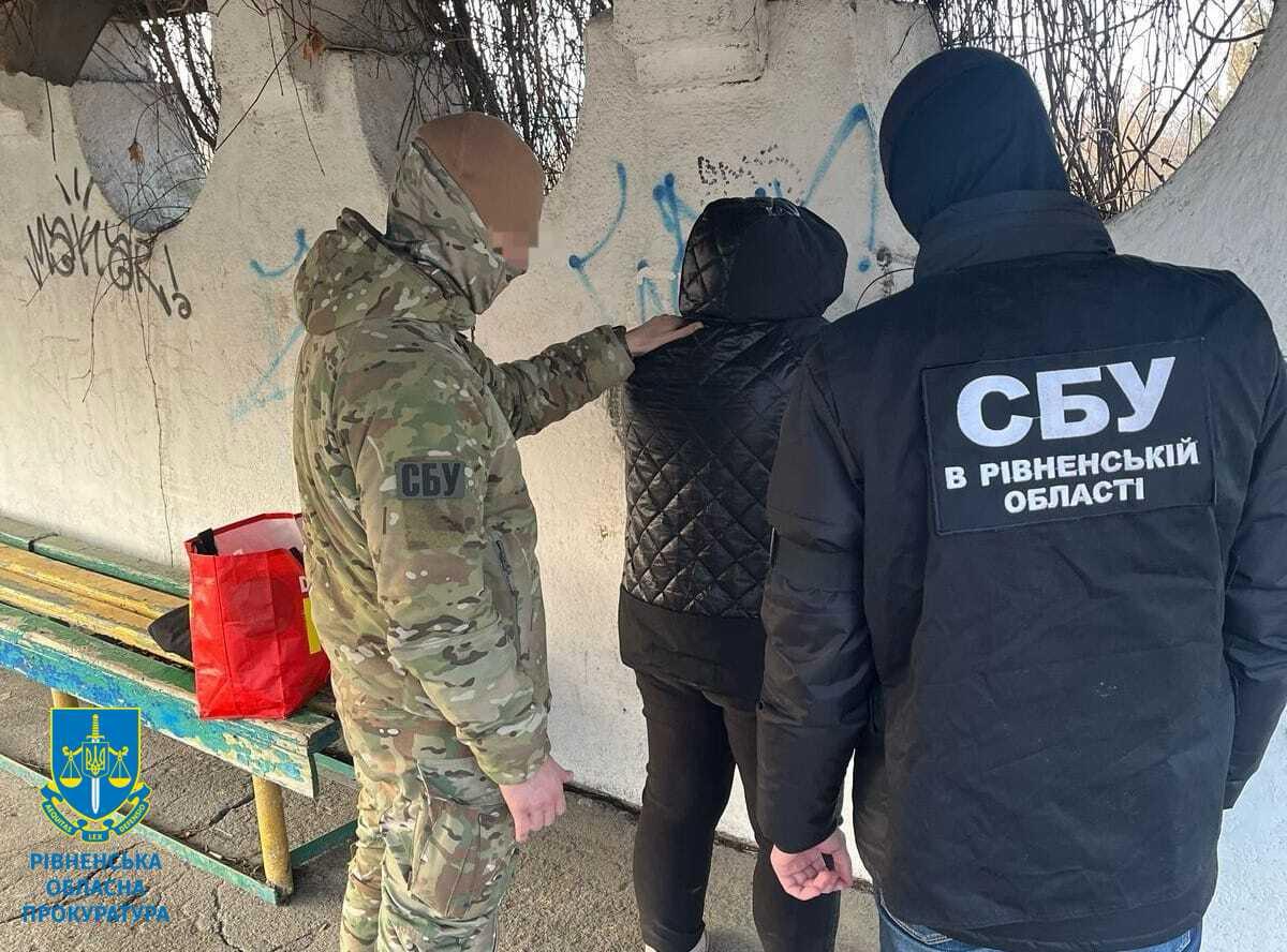 У Рівному затримано жінку яка планувала підірвати РТЦК та СП