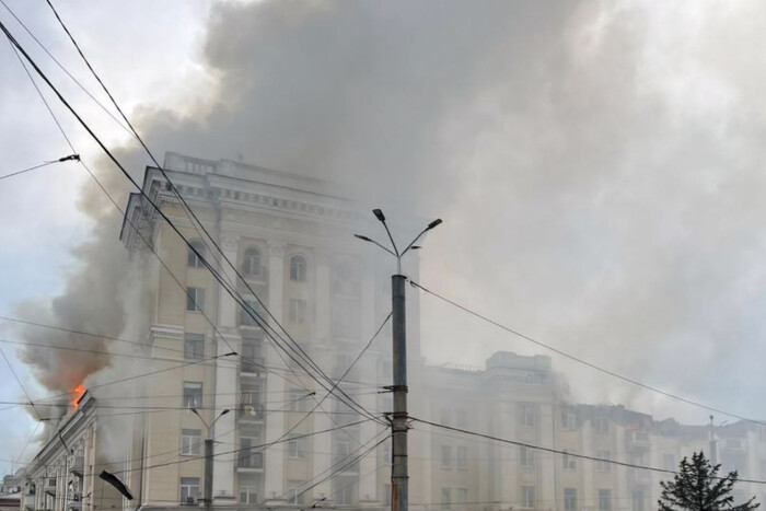 Вокзал Дніпра відновив роботу після ракетного удару