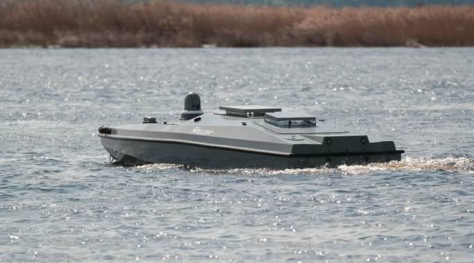 Вперше в історії: морський дрон ГУР знищив російський гелікоптер Мі-8 у Криму (відео)
