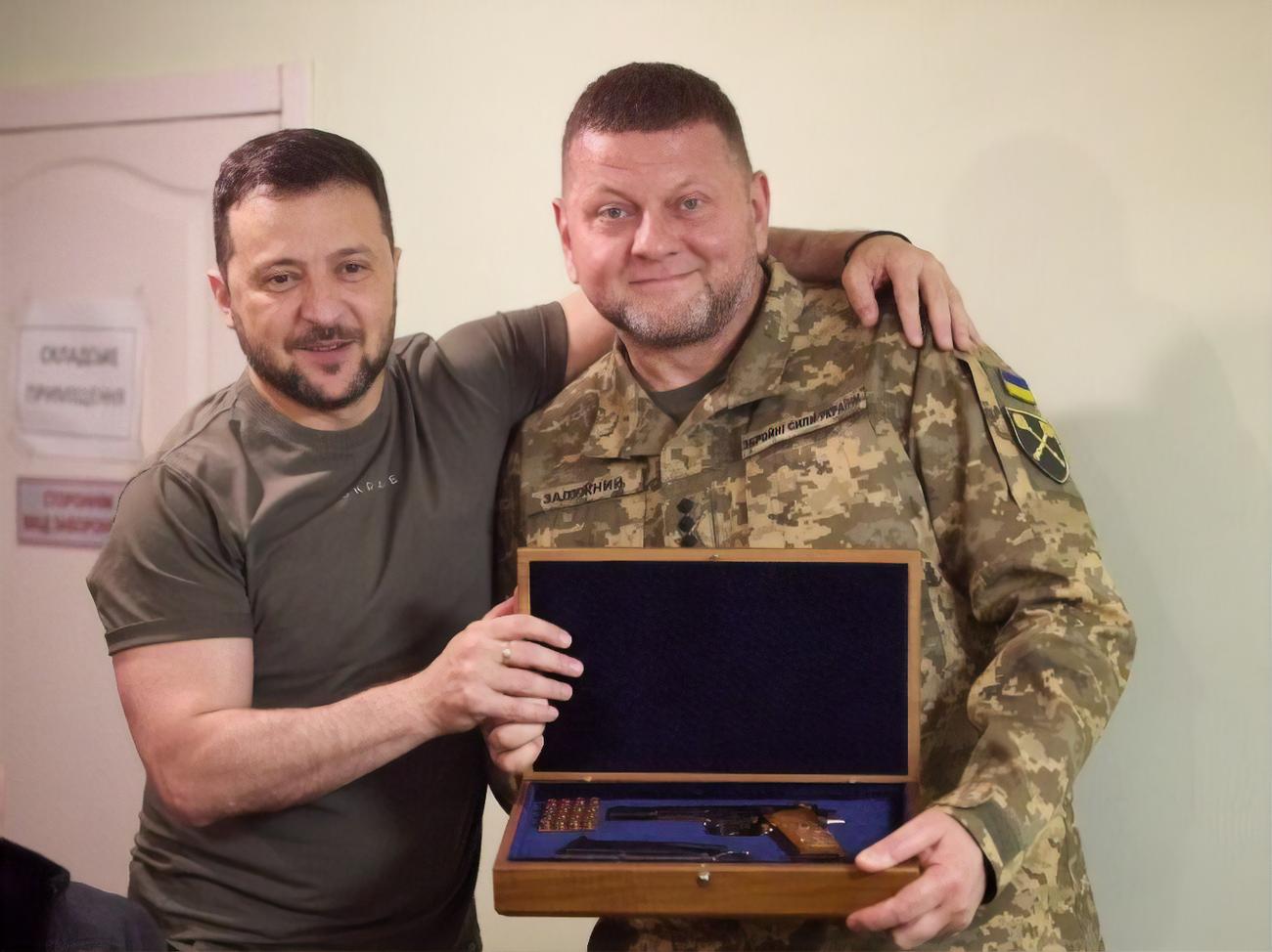 Зеленський надав Залужному звання Героя України