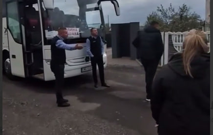 У громаді на Львівщині мешканці перекрили дорогу: Що сталося (ВІДЕО)