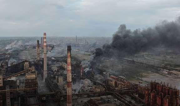 Росіяни блокують виходи з «Азовсталі» та поширюють фейки про полонених у Маріуполі