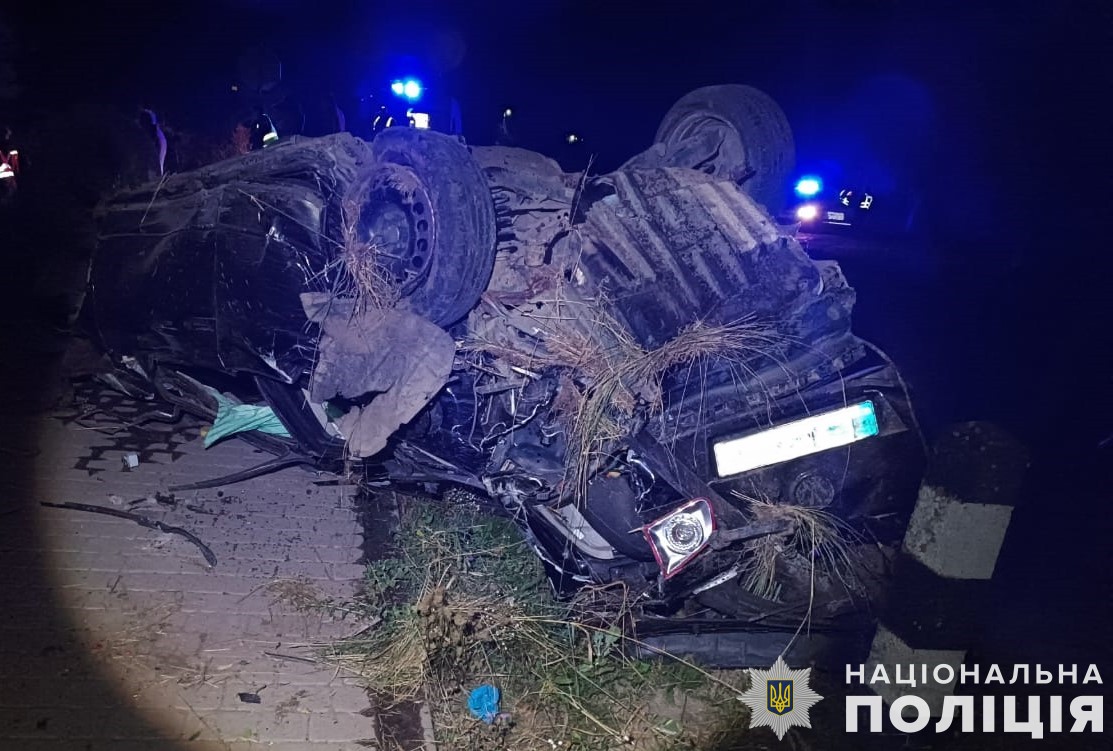 На Львівщині сталася смертельна ДТП: 25-річний водій автомобіля з’їхав у кювет та перекинувся
