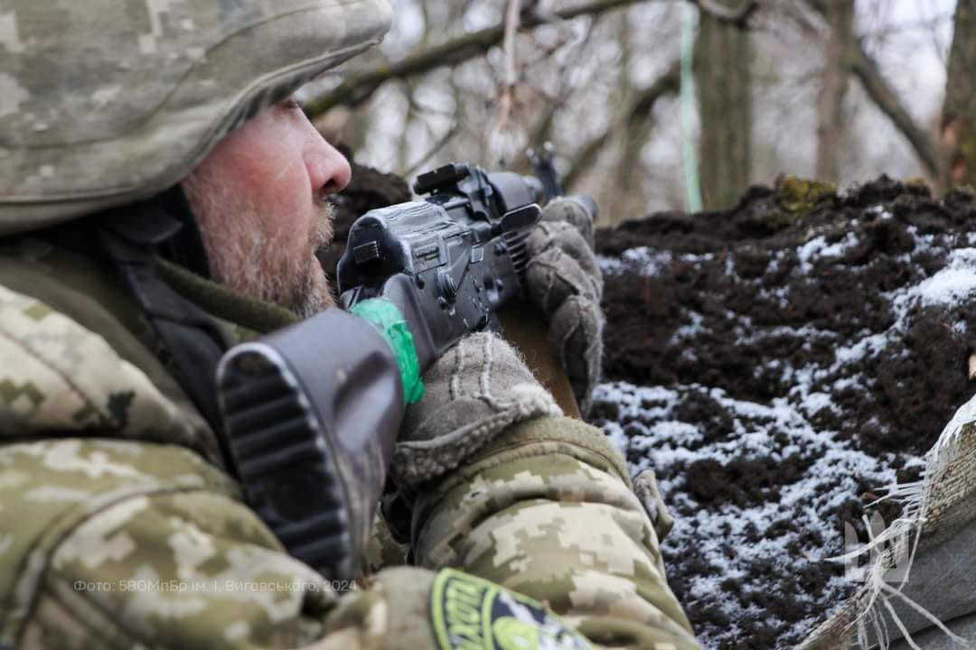 На Мар’їнському напрямку ворог більше 30 разів намагався прорвати оборону ЗСУ. Генштаб