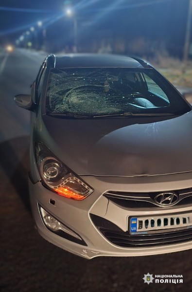 На Львівщині автомобіль збив пішохода: потерпілий у лікарні