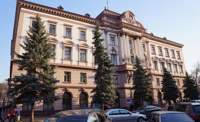 Викладач Івано-Франківського університету, який читав лекції російською, звільнився