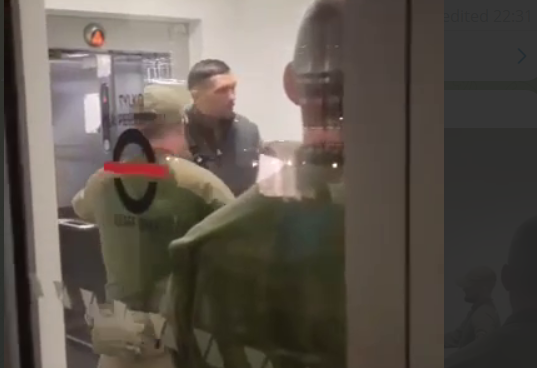 Олександра Усика заарештували в аеропорту Кракова: усі деталі