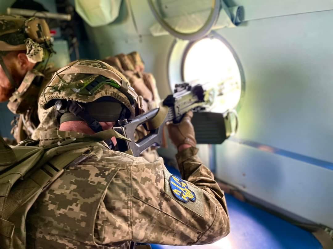 На трьох напрямках відбили пів сотні атак, авіація била по особовому складу ворога, - Генштаб