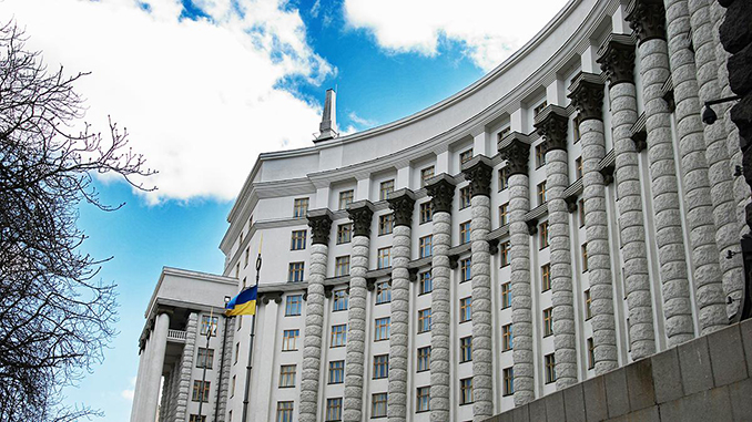 Серія відставок в Україні. Посад позбавили 5-ох голів ОВА і ще 4-ох заступників міністрів