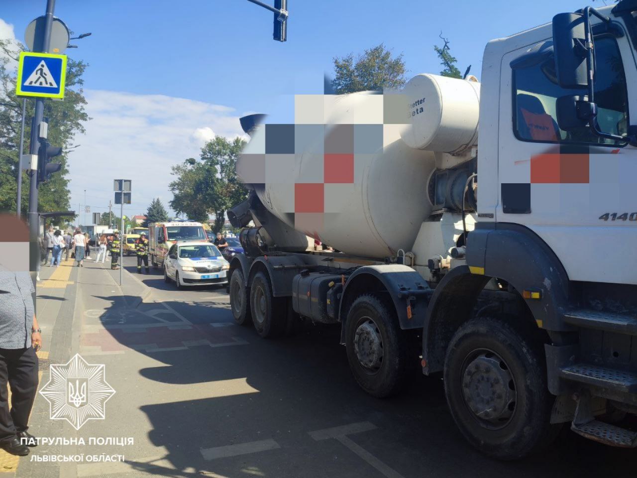 У Львові біля автостанції бетоновоз на смерть збив чоловіка